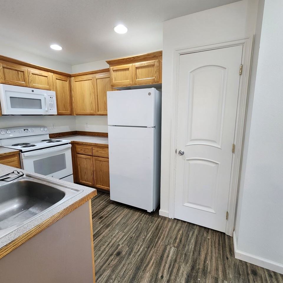 449/451 N. Main Ave. - Photo 2 of 7