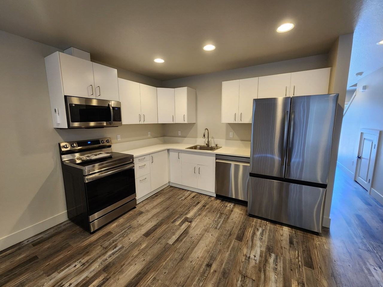 1002 Peach Rd - Photo 5 of 18