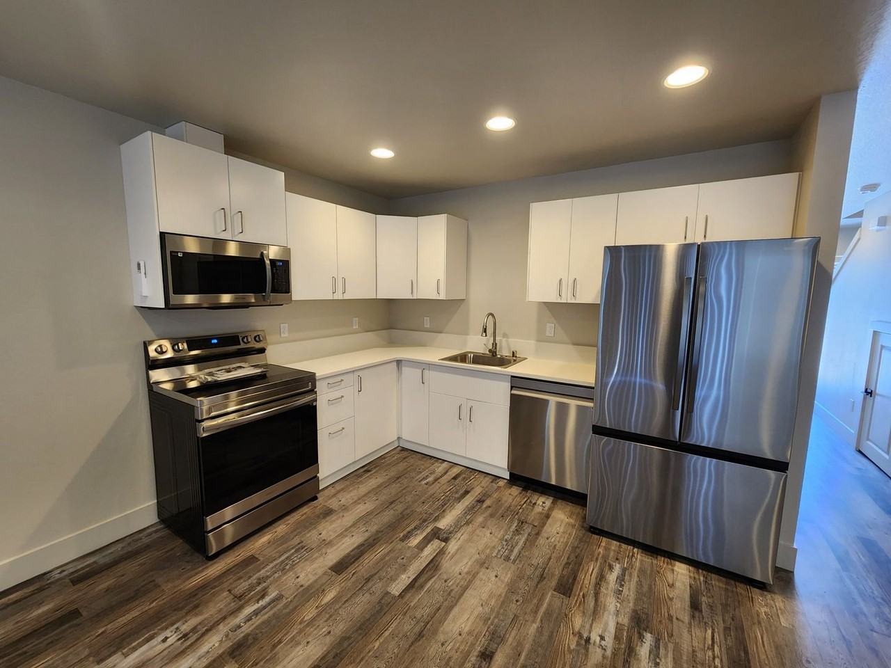 1002 Peach Rd - Photo 6 of 21