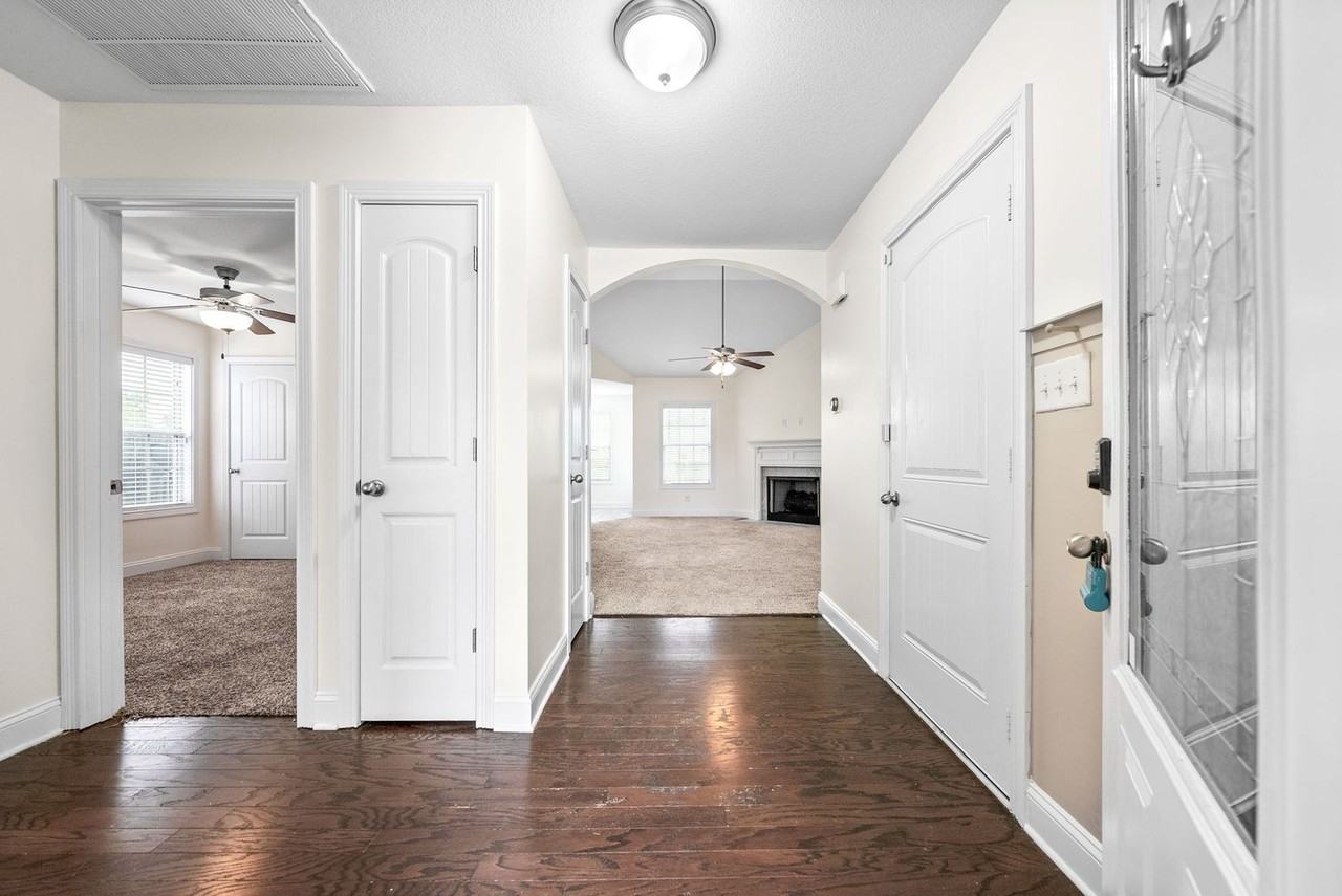 303 Ferdinand Ln - Photo 3 of 29