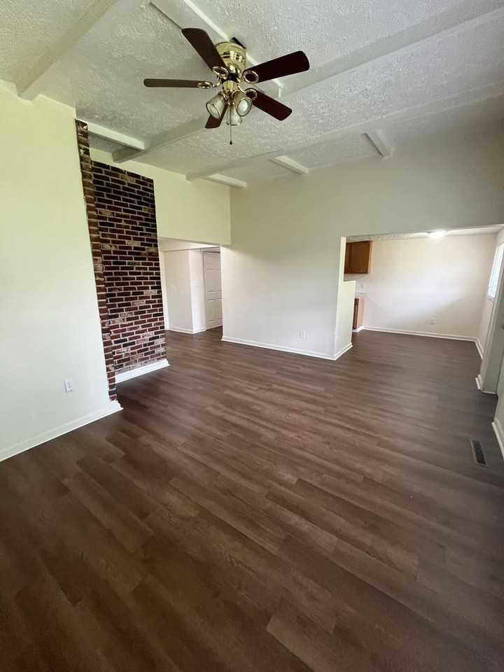 2483 Ferris Park Dr N - Photo 3 of 15