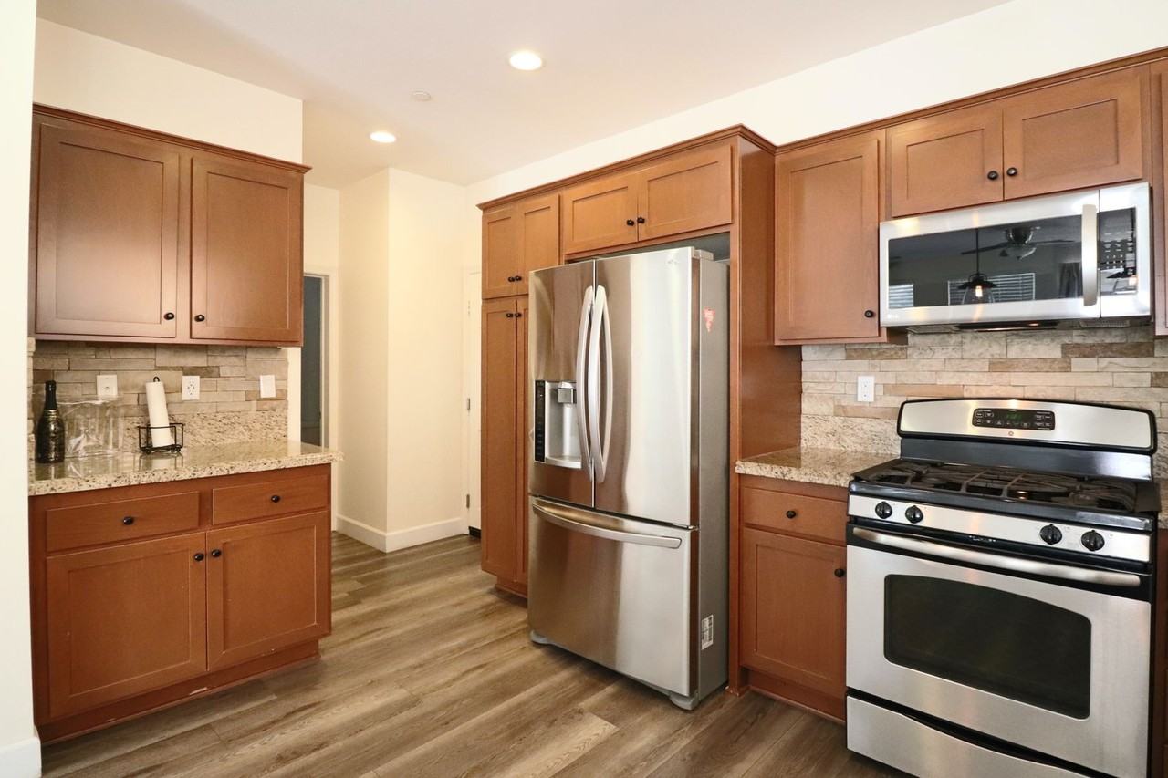 131 Cherrywood St - Photo 2 of 28