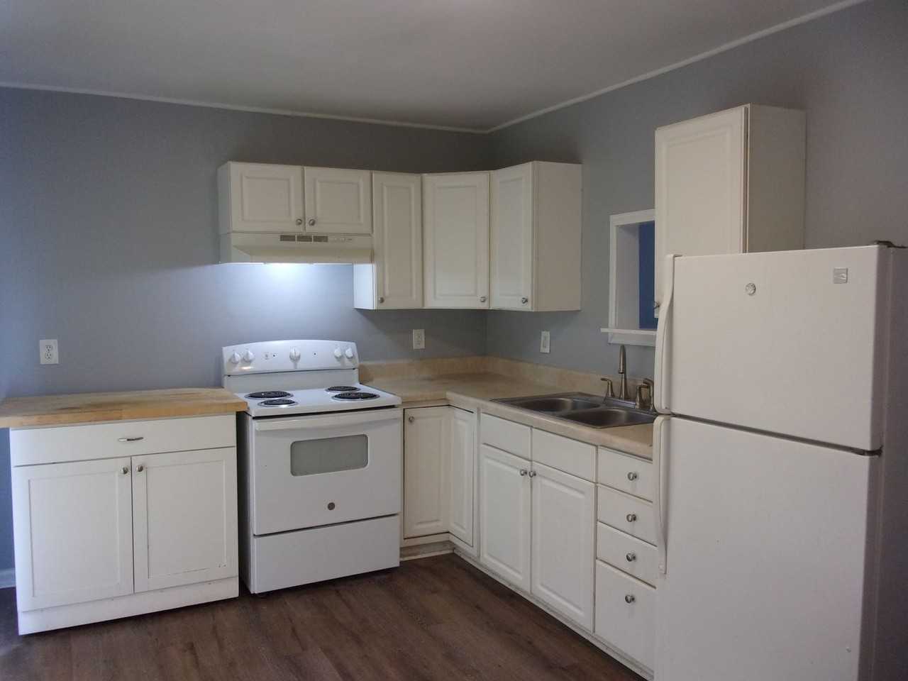 1034 Martin Ave - Photo 3 of 12