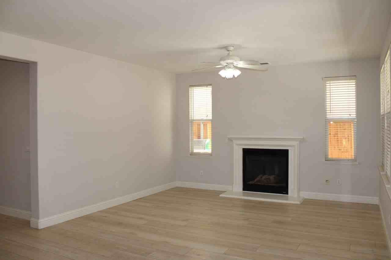 2645 Flintlock Ln - Photo 2 of 18