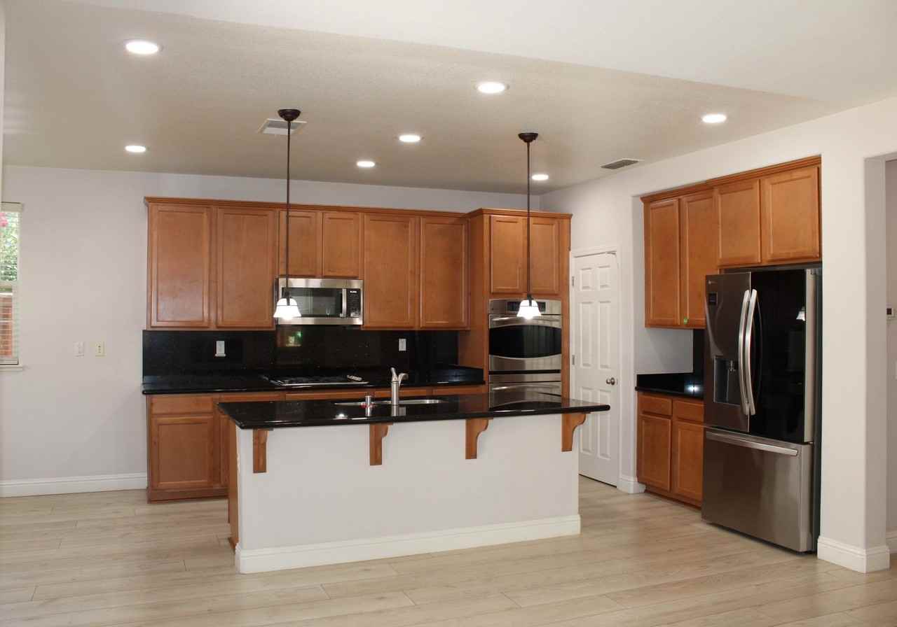 2645 Flintlock Ln - Photo 3 of 18