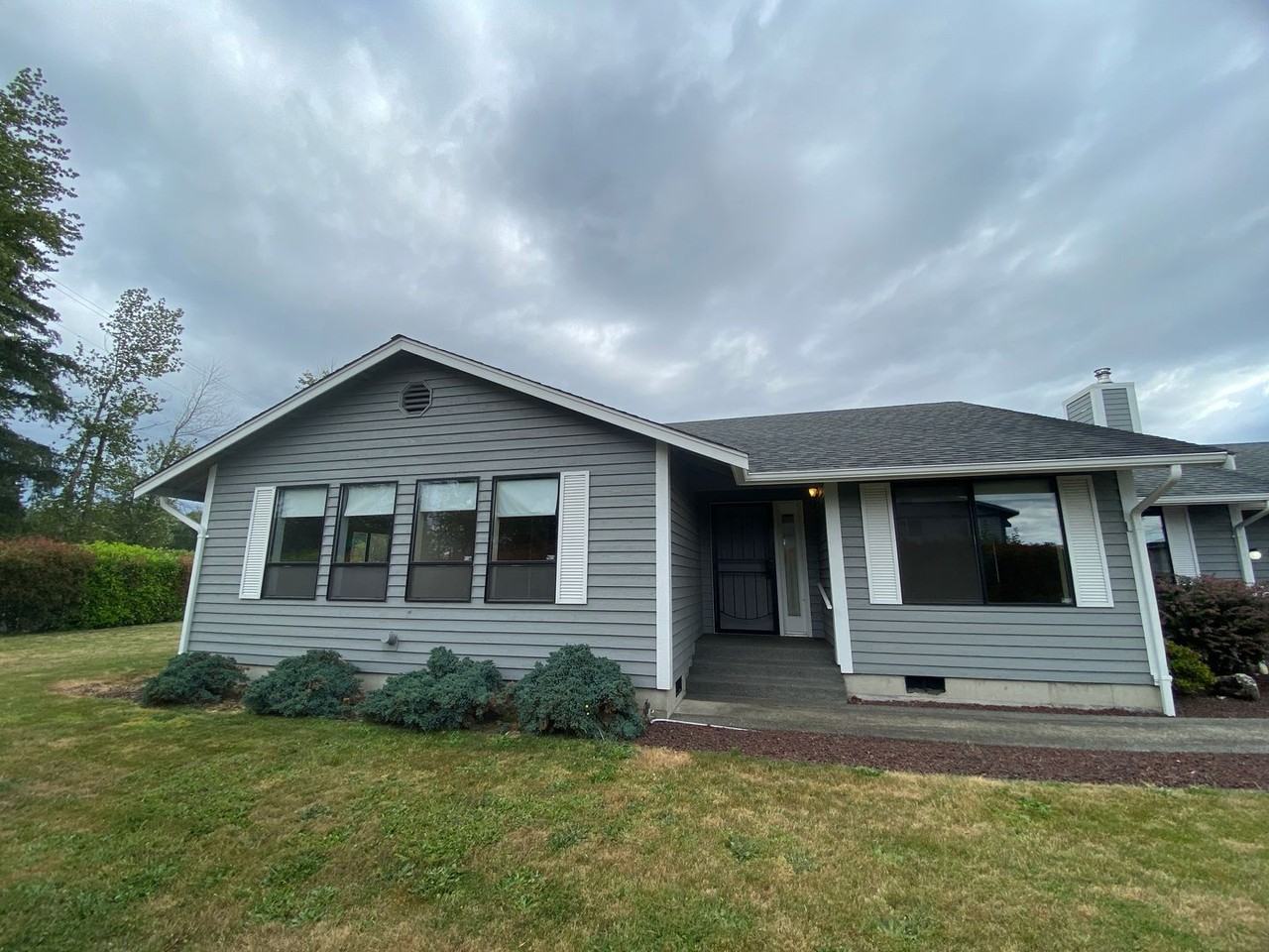 24206 74th St E - Photo 2 of 32