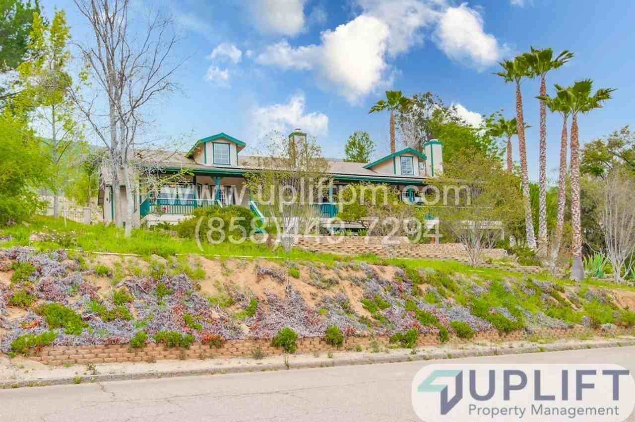 24468 Rutherford Rd - Photo 2 of 35