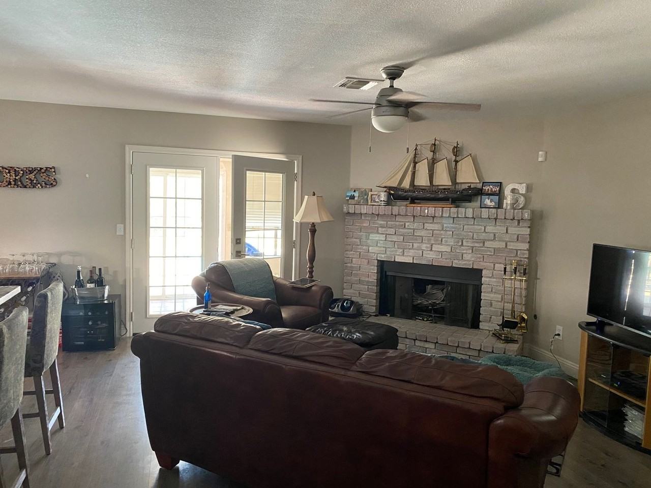 2370 W 12th Ln - Photo 3 of 10