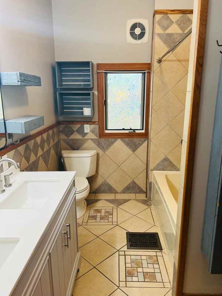 304 N Rogers Ave - Photo 5 of 34