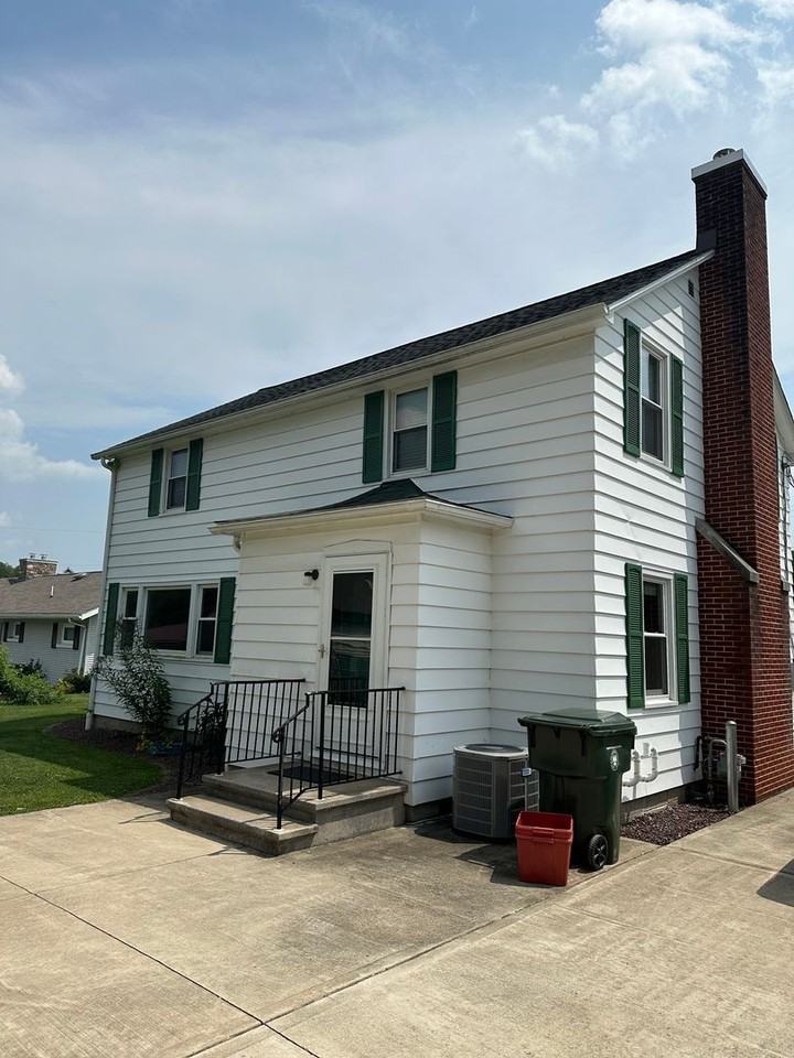 1187 Zion Rd - Photo 2 of 7