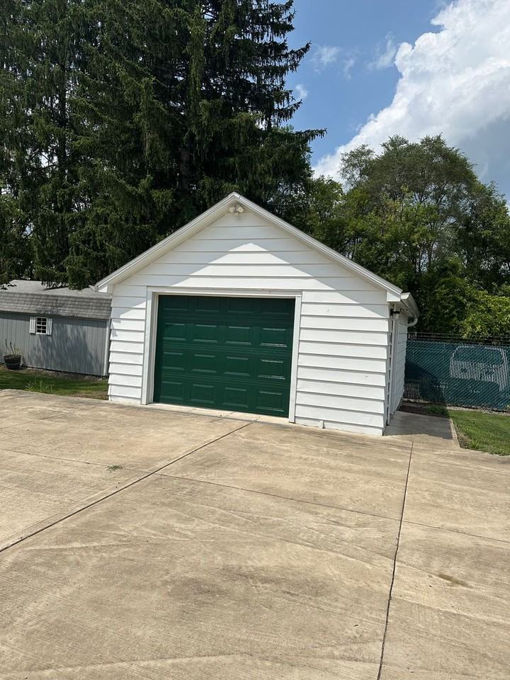 1187 Zion Rd - Photo 3 of 7