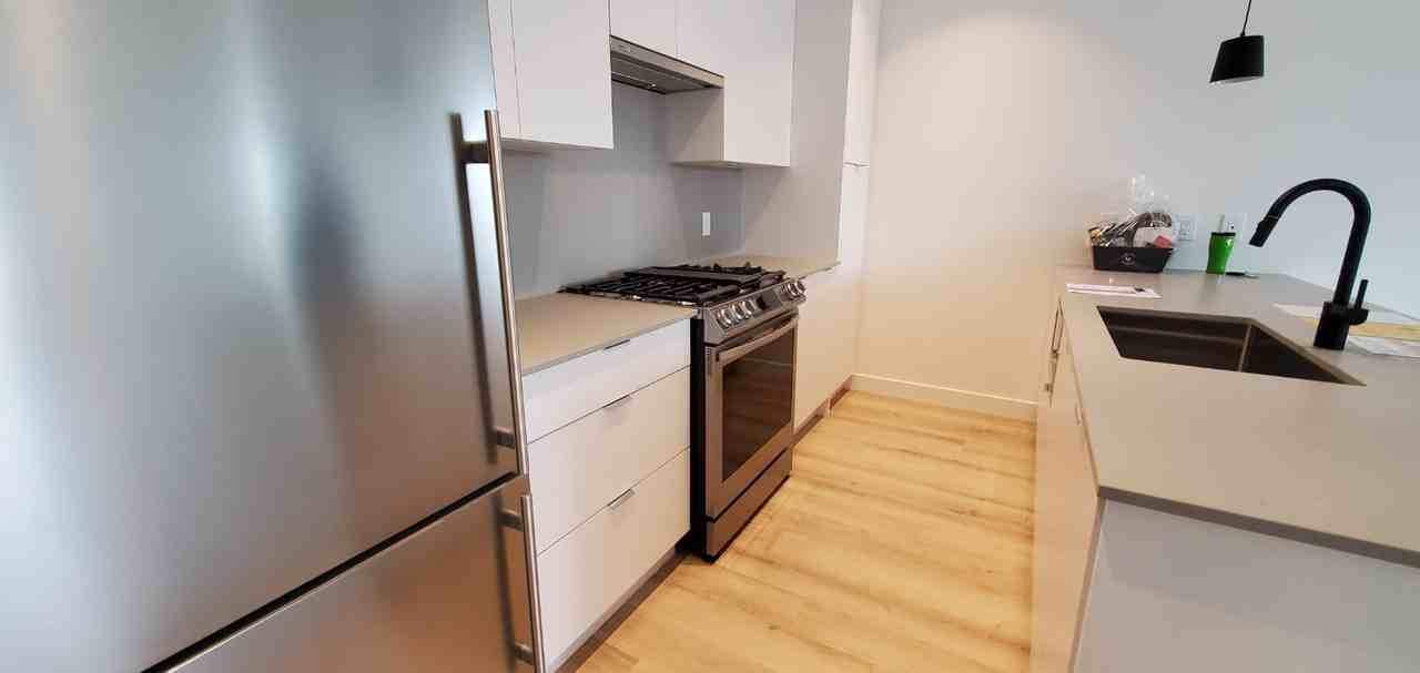 2493 Montrose Avenue - Photo 7 of 25