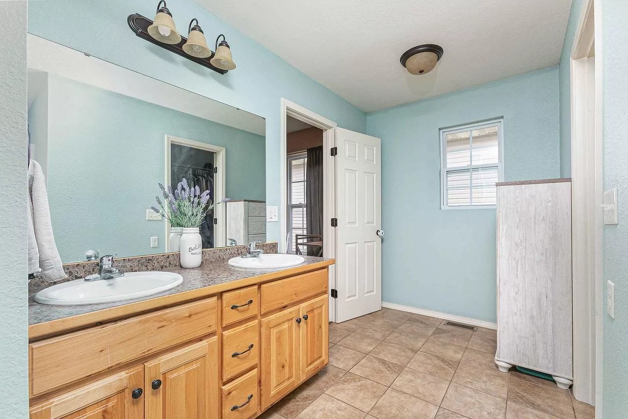 2046 S Pebbleridge - Photo 5 of 7