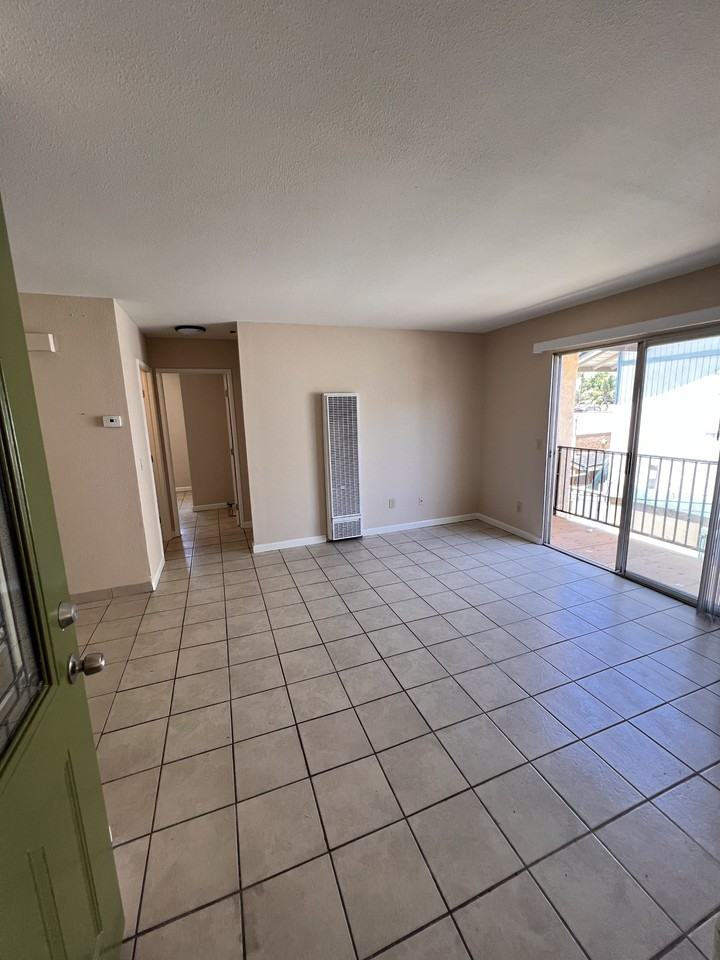 3639 44th St #3 - Photo 3 of 22