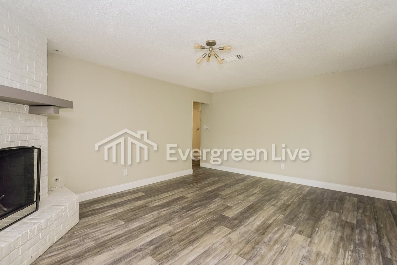 916 Gettysburg Pl - Photo 4 of 19
