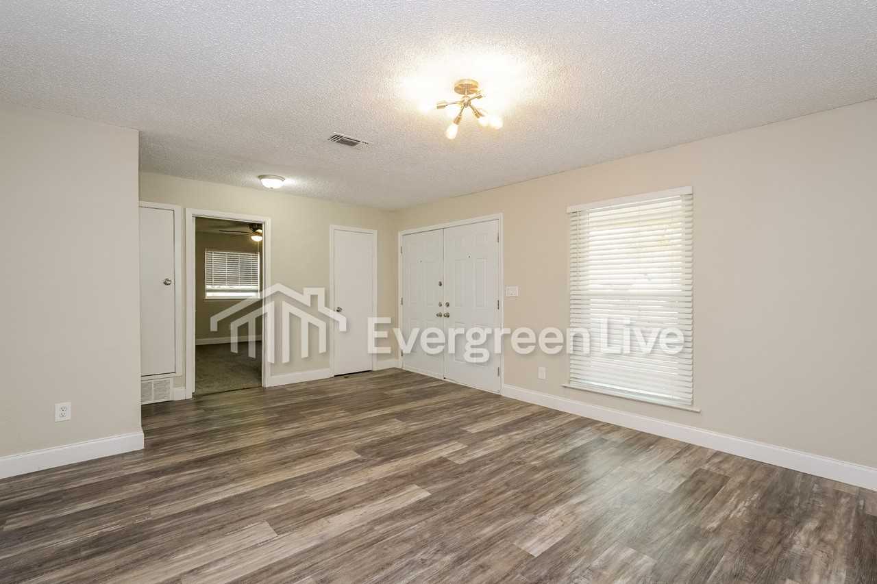 916 Gettysburg Pl - Photo 7 of 19