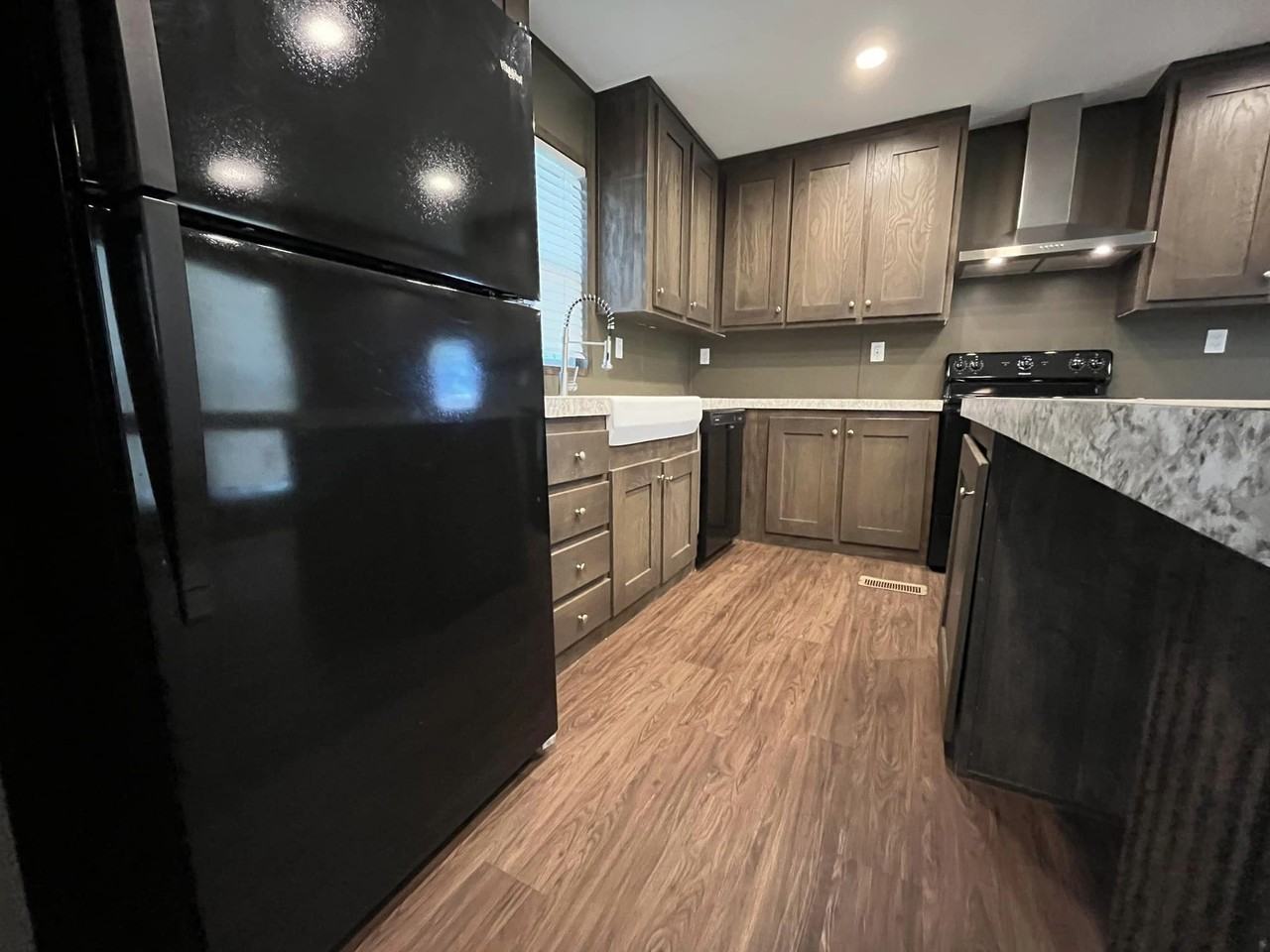 119 Betty St - Photo 5 of 23