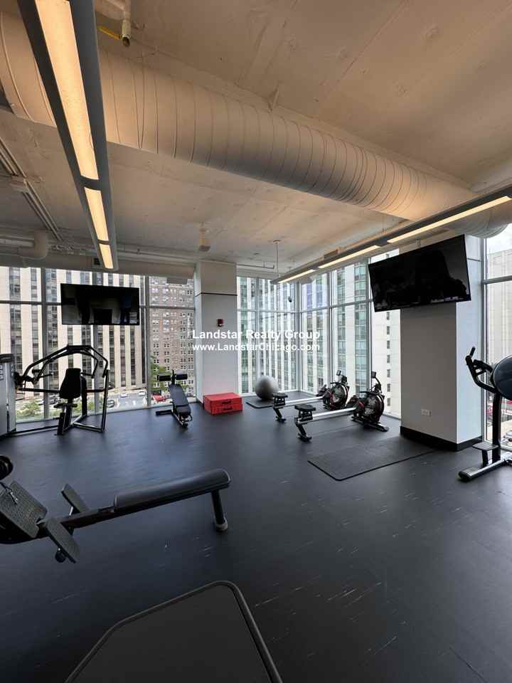 204 W Hill St #2501 - Photo 7 of 38