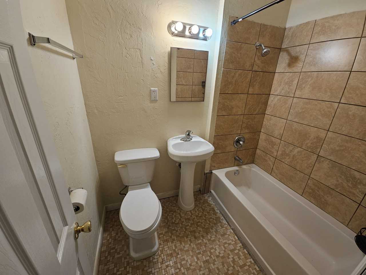 21299 Coulton Ave #21303 - Photo 6 of 16
