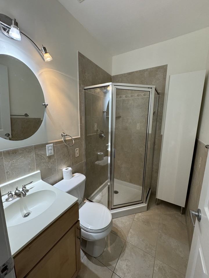 3921 7th St Nw #2 - Photo 5 of 8