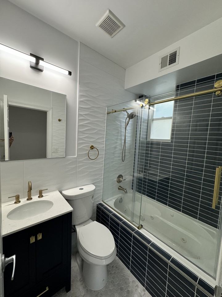 3921 7th St Nw #2 - Photo 6 of 8