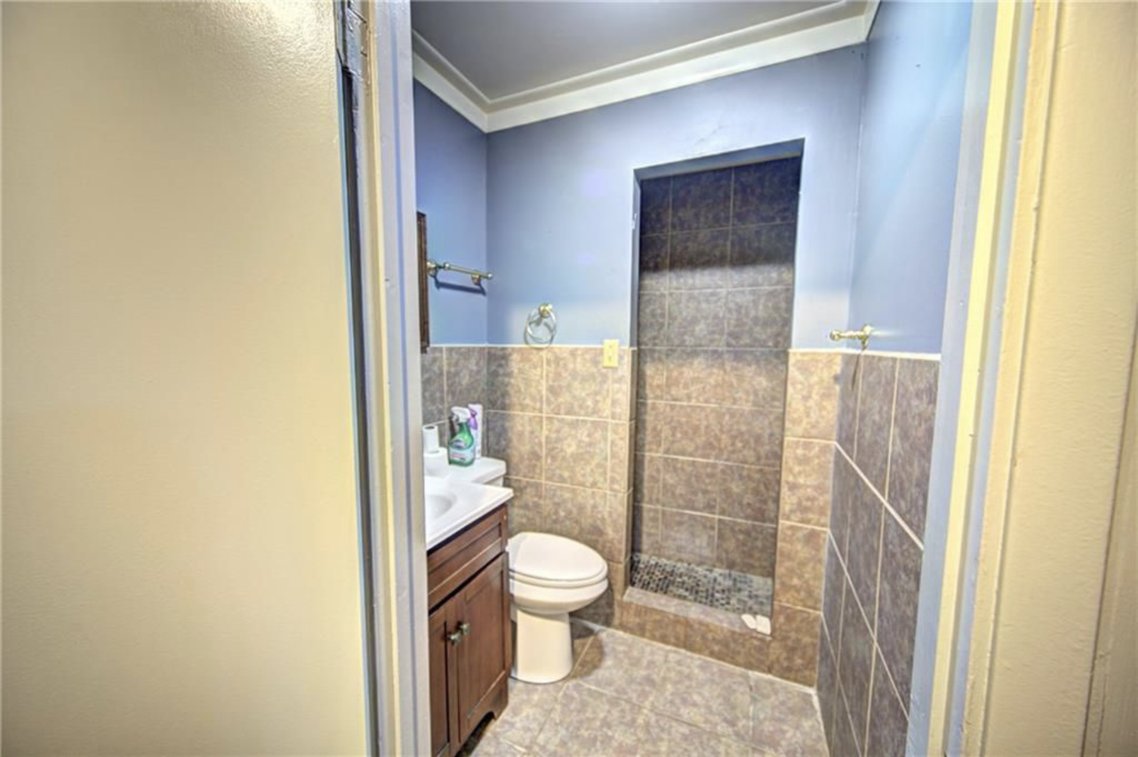 1609 Washington St #NA - Photo 2 of 10