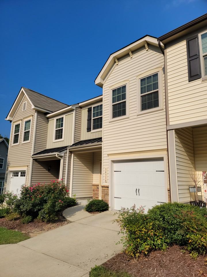 14316 Foxcroft Rd #14316 - Photo 3 of 35