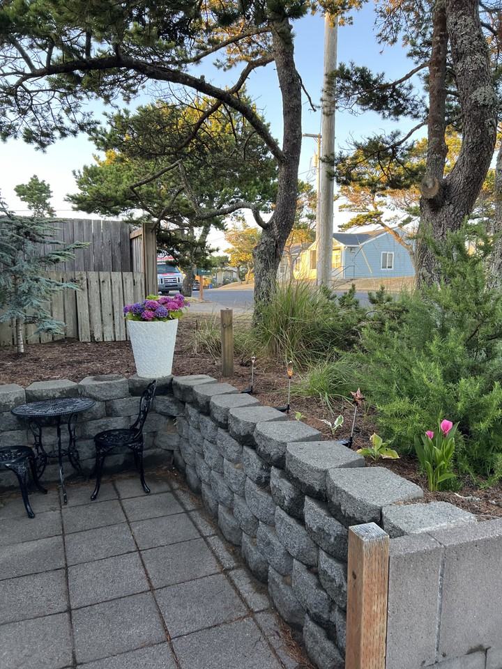 1007 Nw Lake St #NA - Photo 2 of 11
