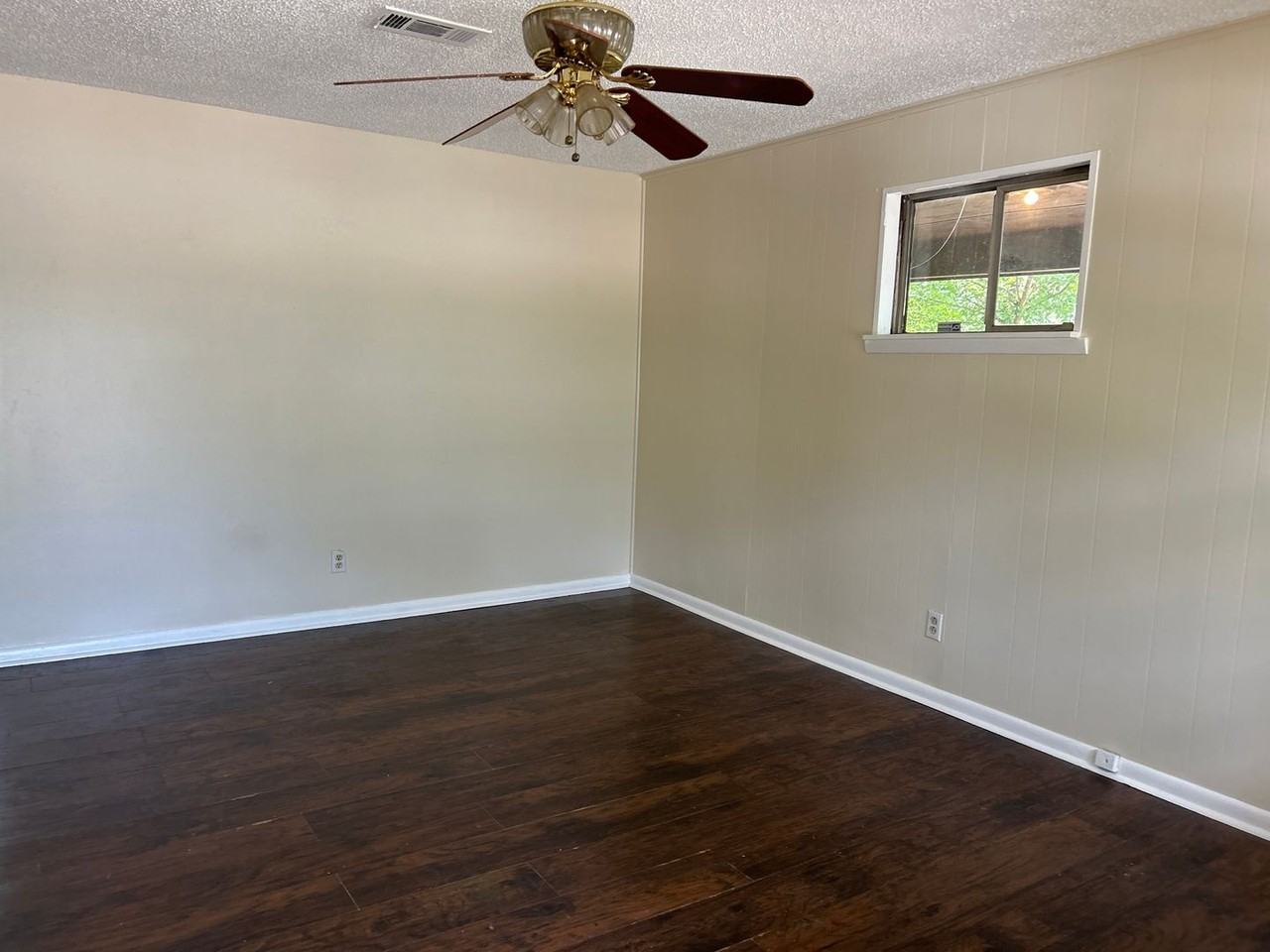 417 Libby Ln - Photo 6 of 13