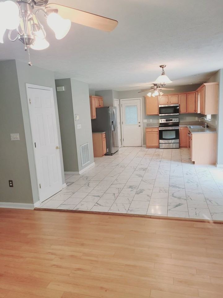 143 Alex Ct - Photo 2 of 21
