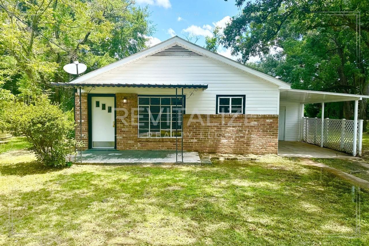 1457 Fairfield St - Photo 2 of 13