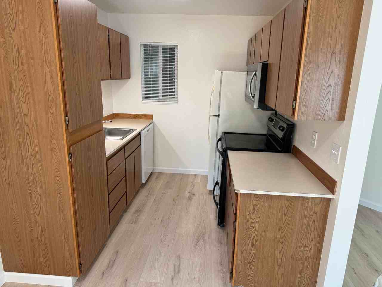 VanWen1 - Photo 2 of 12