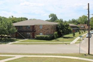 402 Mary St - Photo 1 of 1