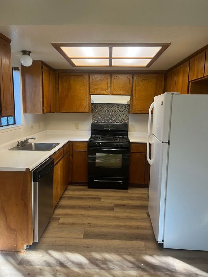 Redwood Lane - Photo 2 of 6