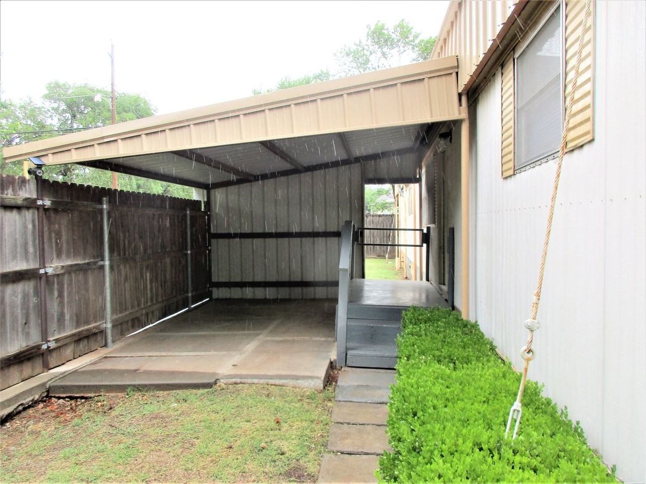 501 W. MAIN - Photo 2 of 25