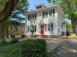 featured image of 496 W End Blvd
