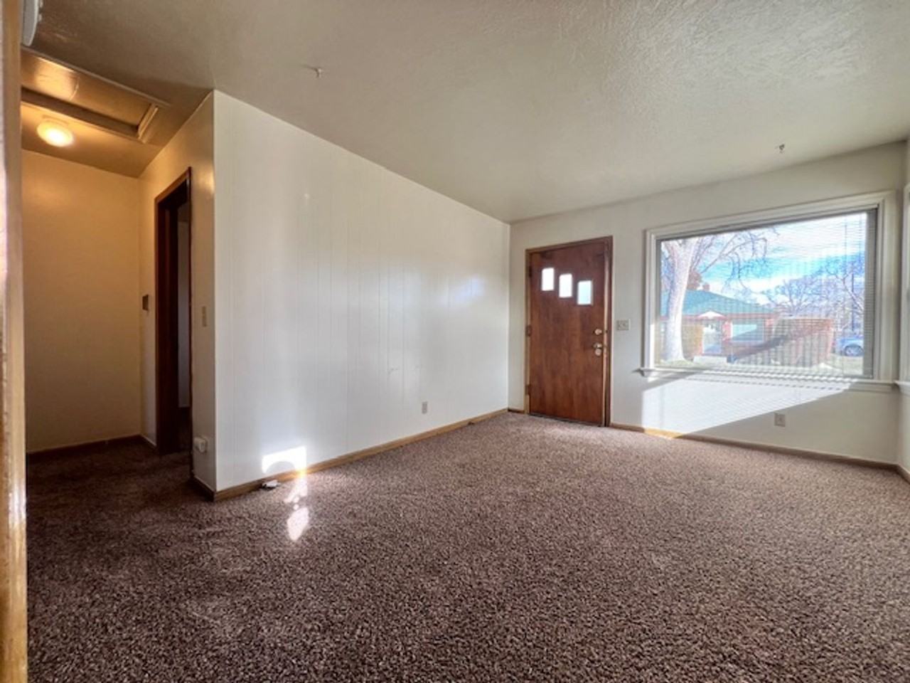 2722 W Bannock St - Photo 4 of 10