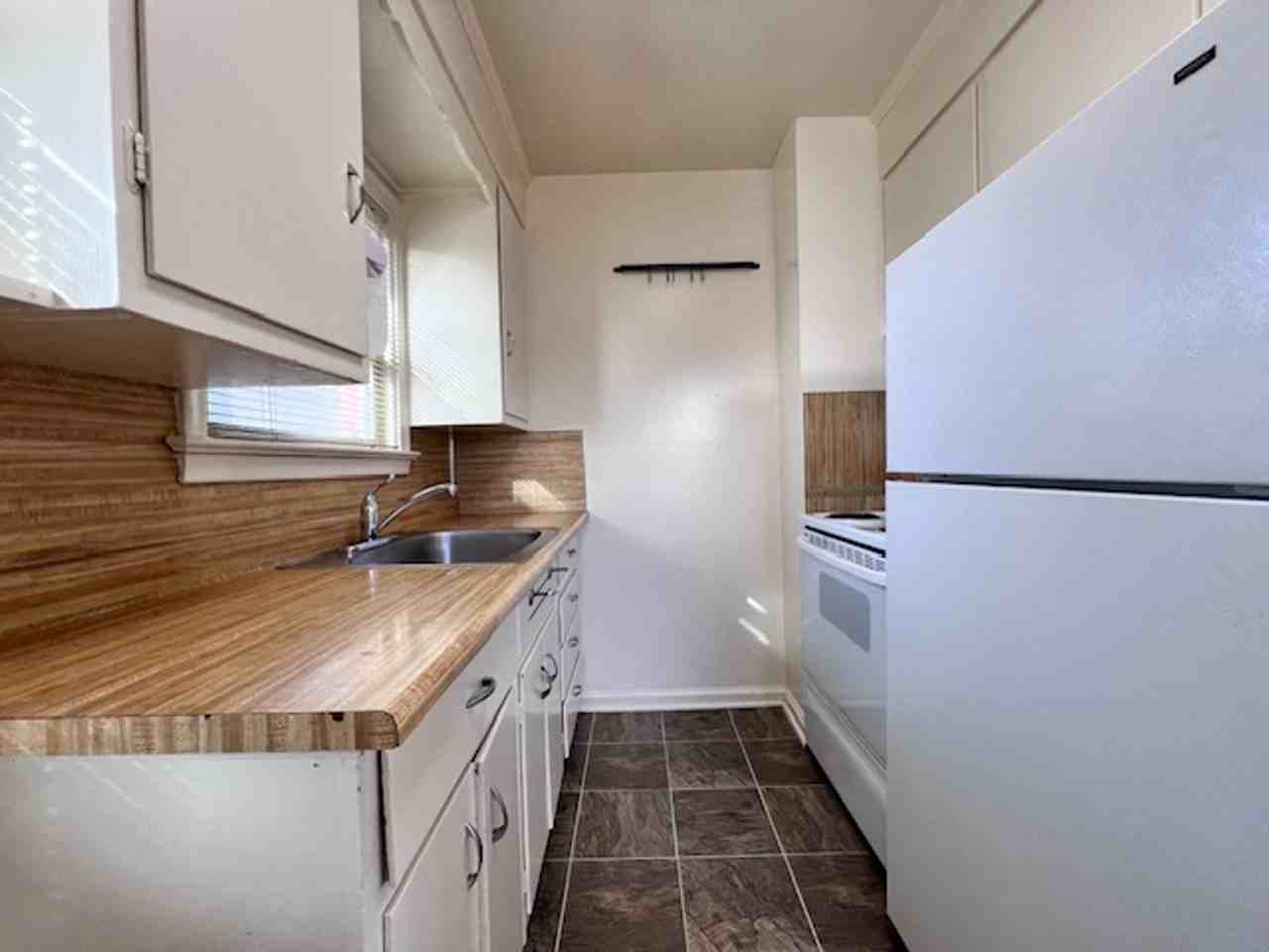 2722 W Bannock St - Photo 6 of 10
