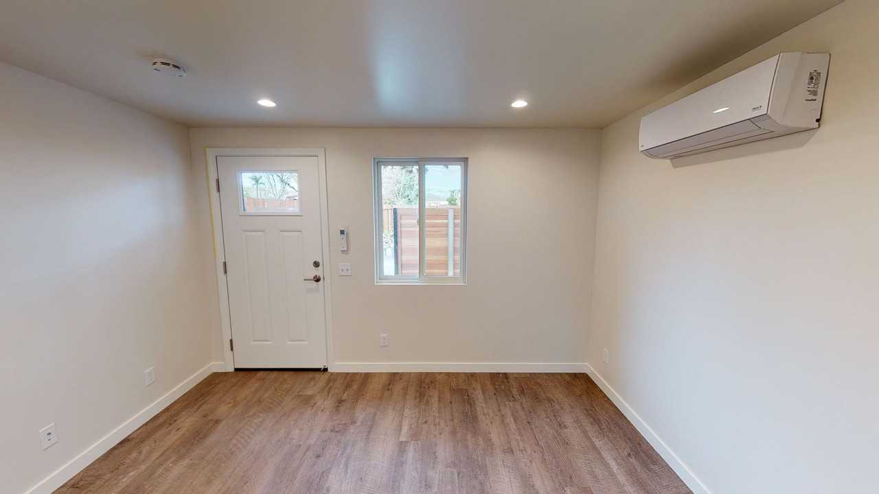 1125 2nd St - Photo 5 of 7