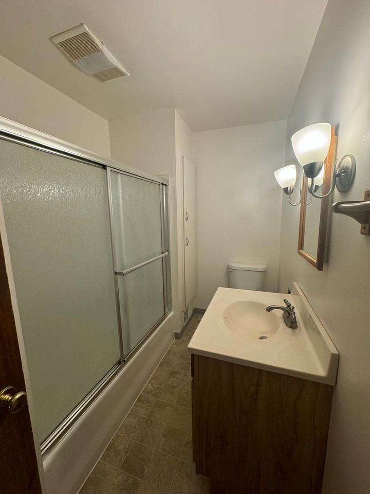 1920 Auburn St - Photo 2 of 18