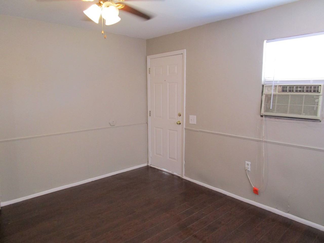 305 E Oklahoma Ave - Photo 3 of 14