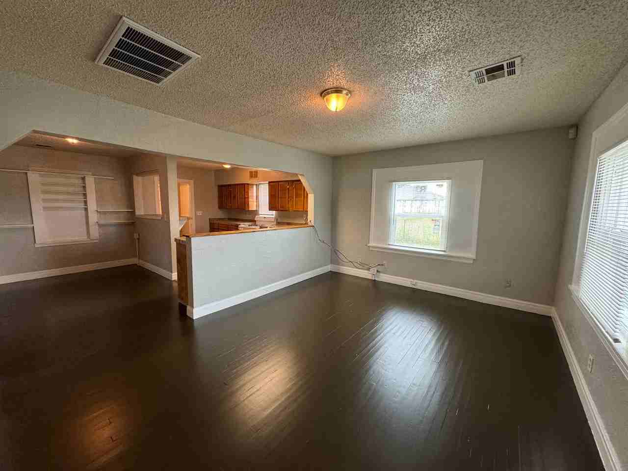 6221 S Klein Ave - Photo 3 of 14