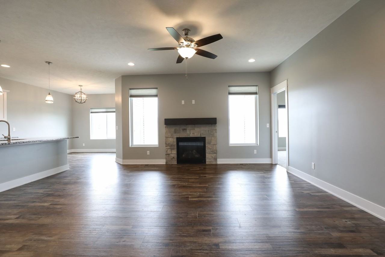 7838 Yankee Woods Dr - Photo 2 of 17
