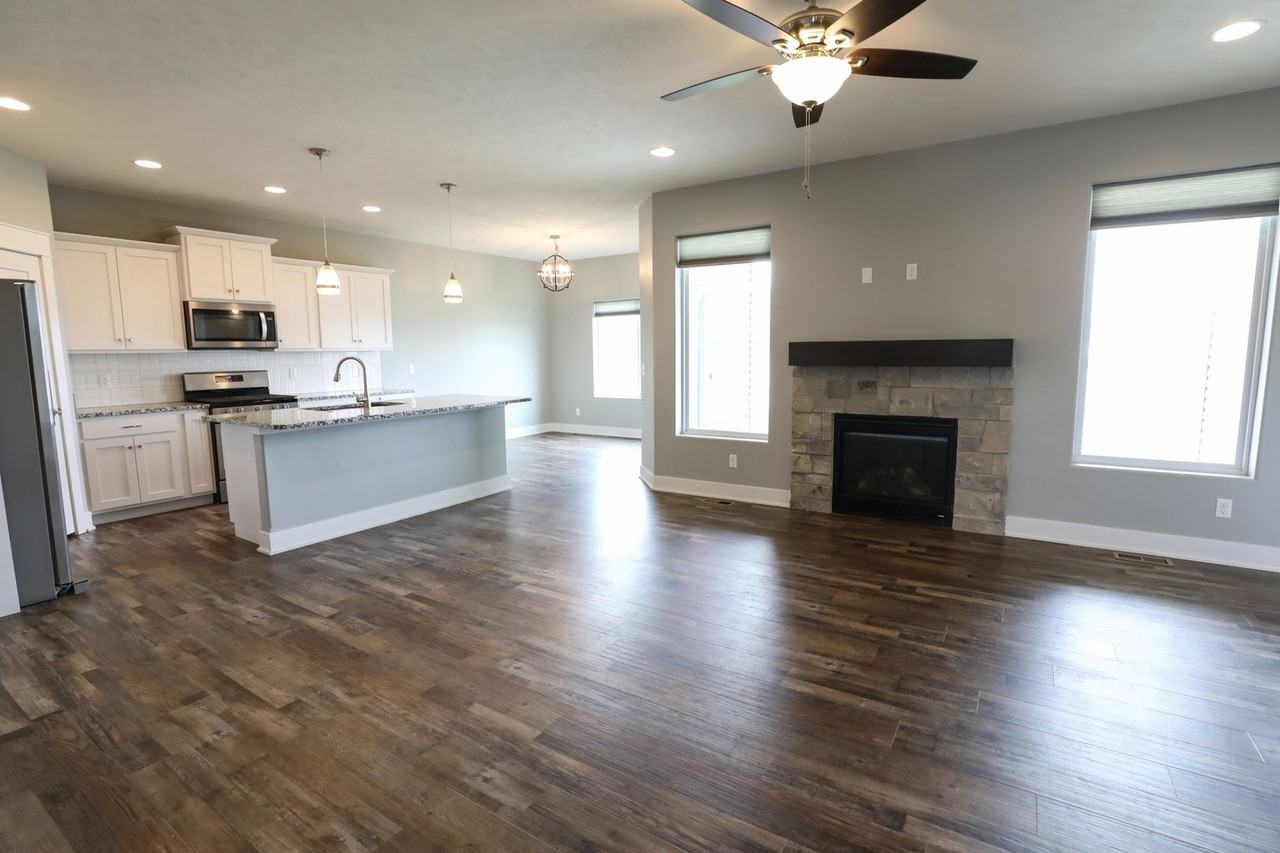 7838 Yankee Woods Dr - Photo 3 of 17