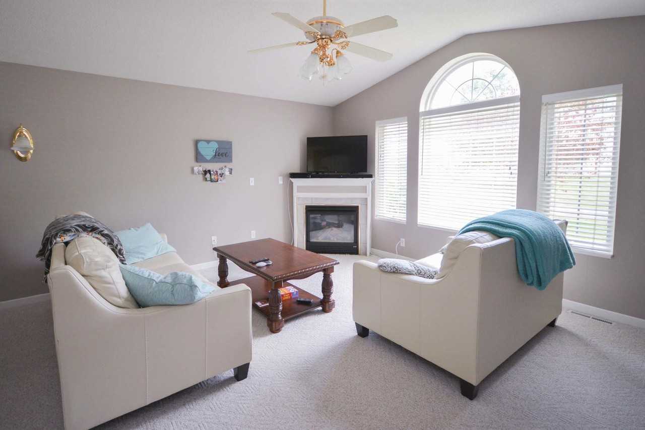 4458 Meadow Lakes Dr Nw - Photo 5 of 22