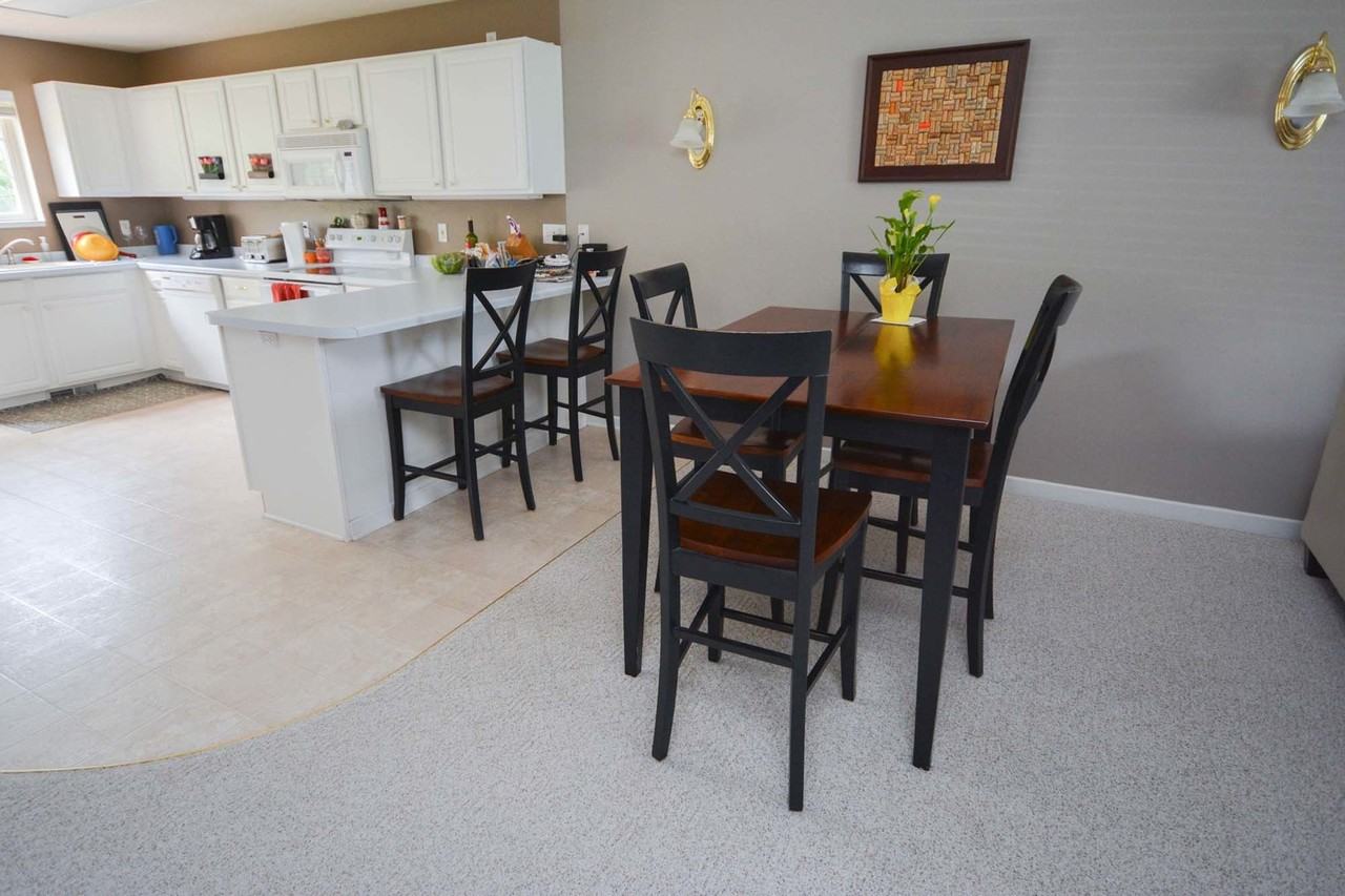 4458 Meadow Lakes Dr Nw - Photo 6 of 22