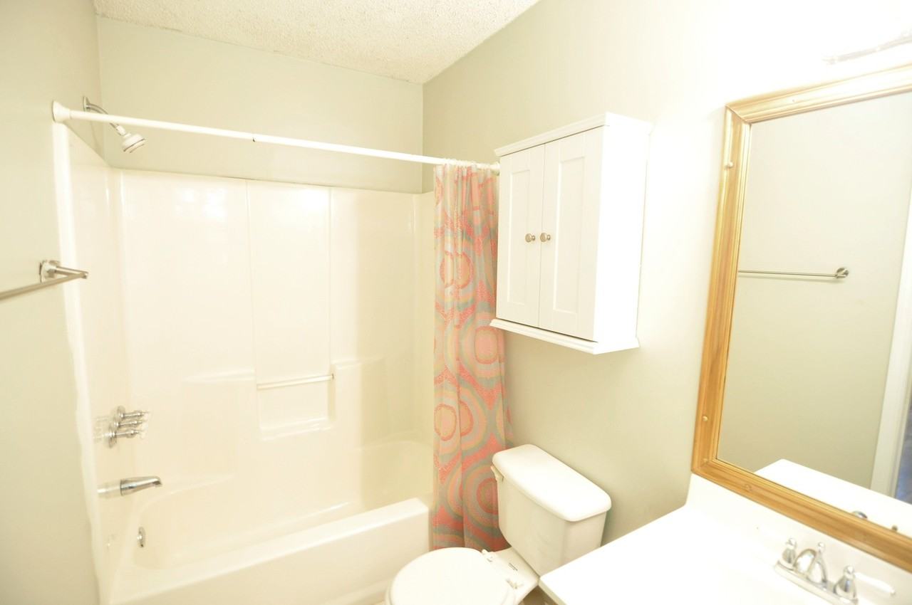 1200 Maebeth Cir Se - Photo 4 of 12