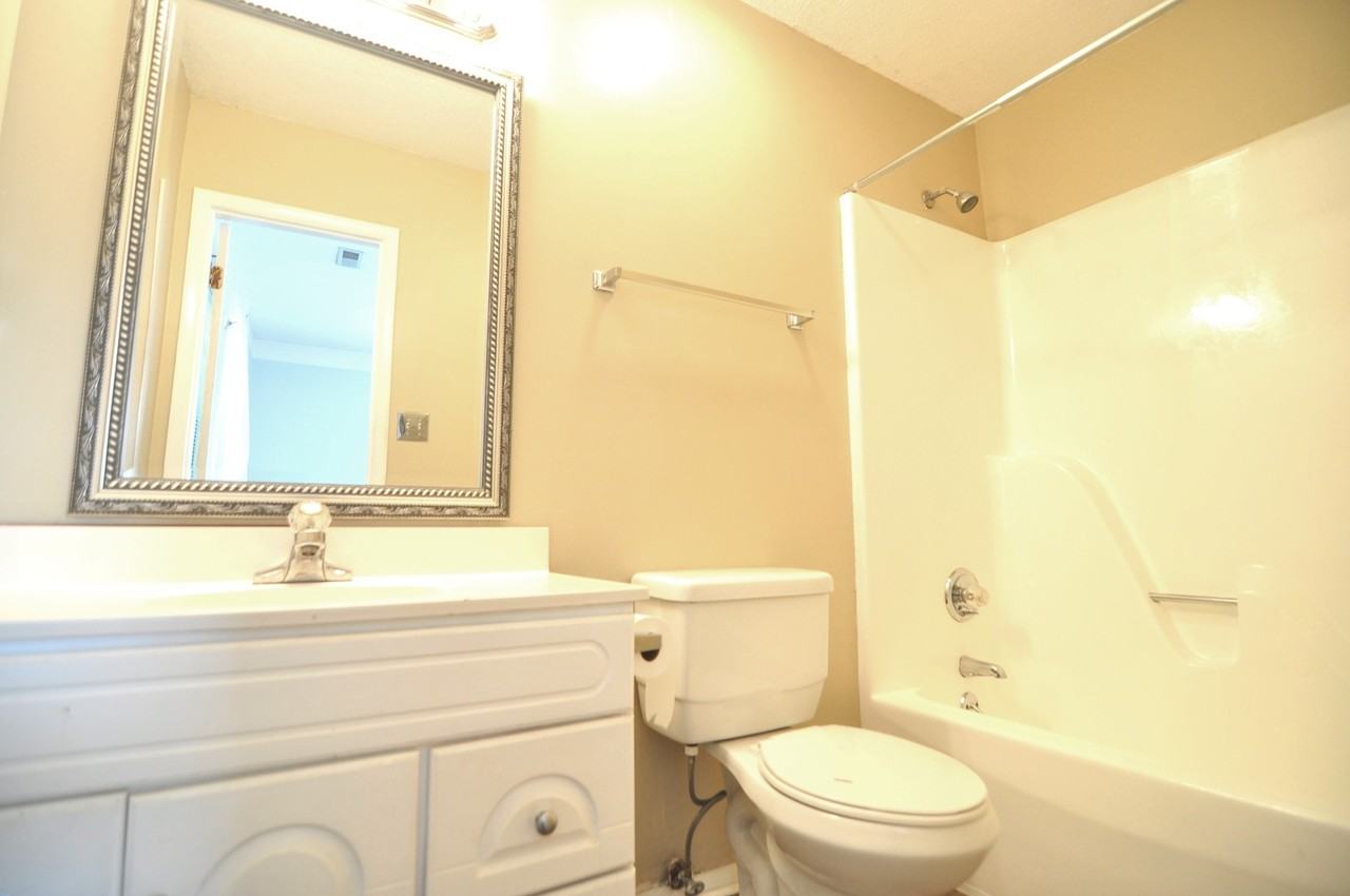 1200 Maebeth Cir Se - Photo 5 of 12