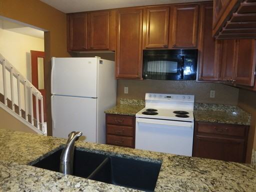 4233 Hunting Meadows Cir - Photo 5 of 15