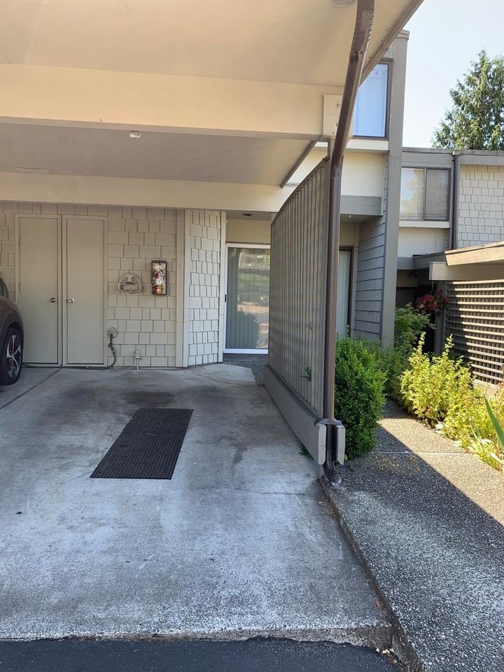 22701 Lakeview Dr #D4 - Photo 3 of 46